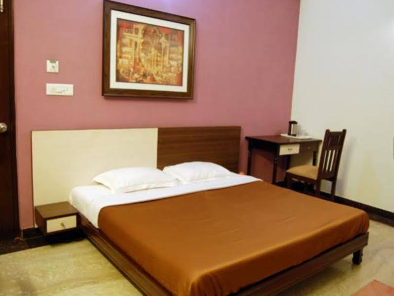 The Urmi Hotell Haridwār Exteriör bild