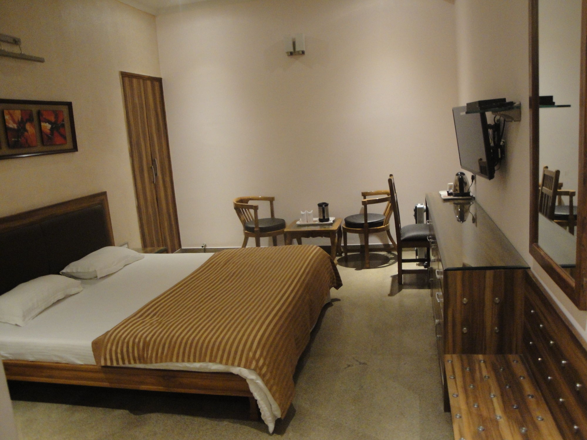 The Urmi Hotell Haridwār Exteriör bild