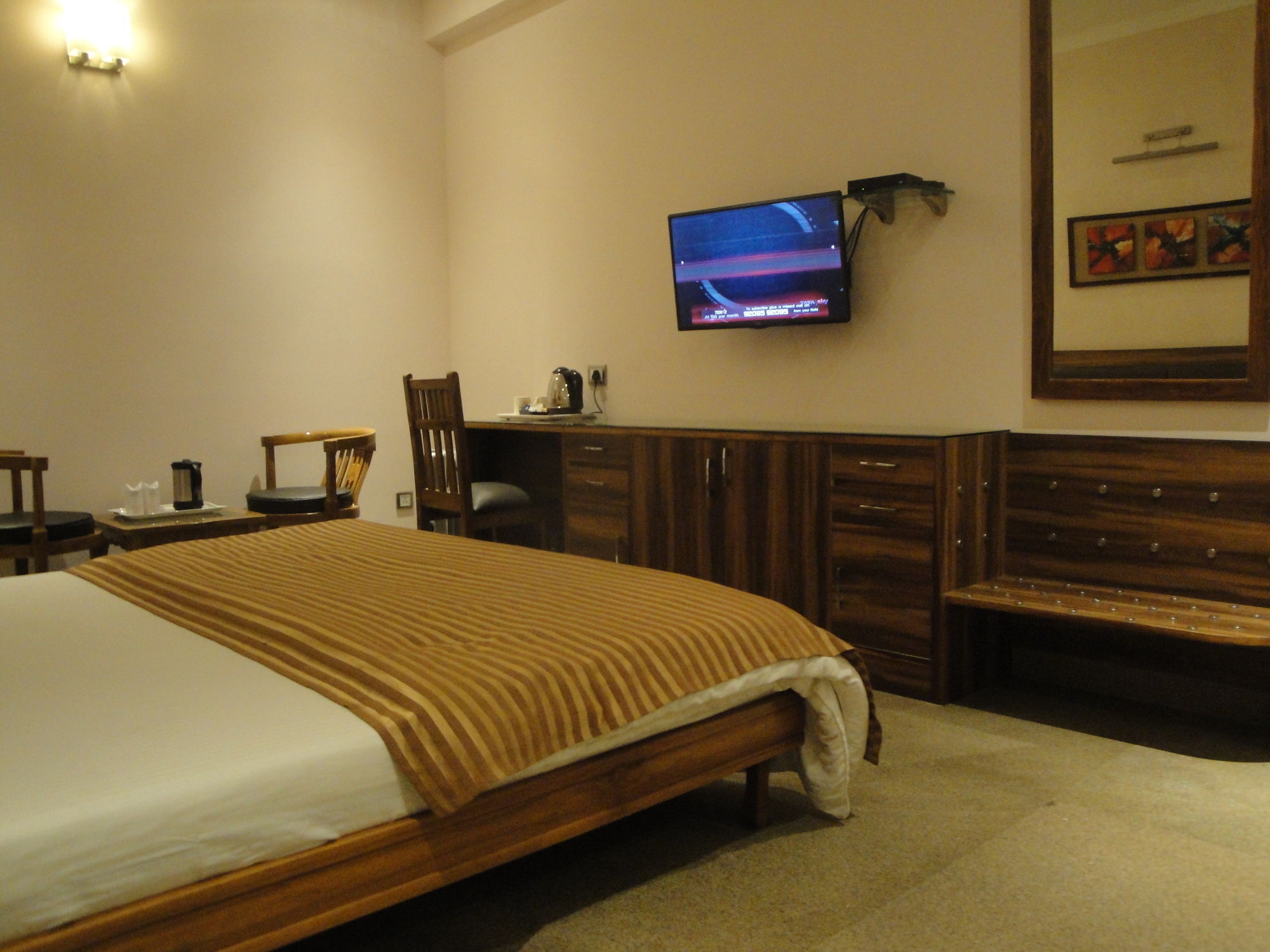 The Urmi Hotell Haridwār Exteriör bild